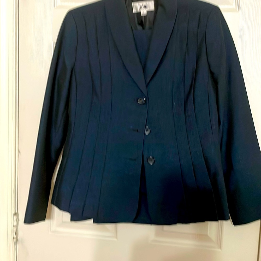 Beautiful blue pantsuit.